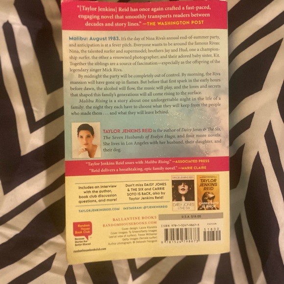 Book: MALIBU RISING - Picture 2 of 2